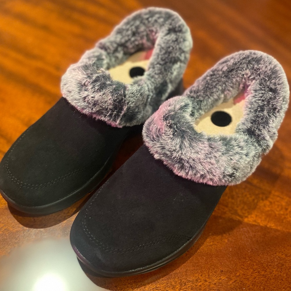 NIB Skechers On-the-GO Joy Suede & Faux Fur Slip-Ons - Cozy Life